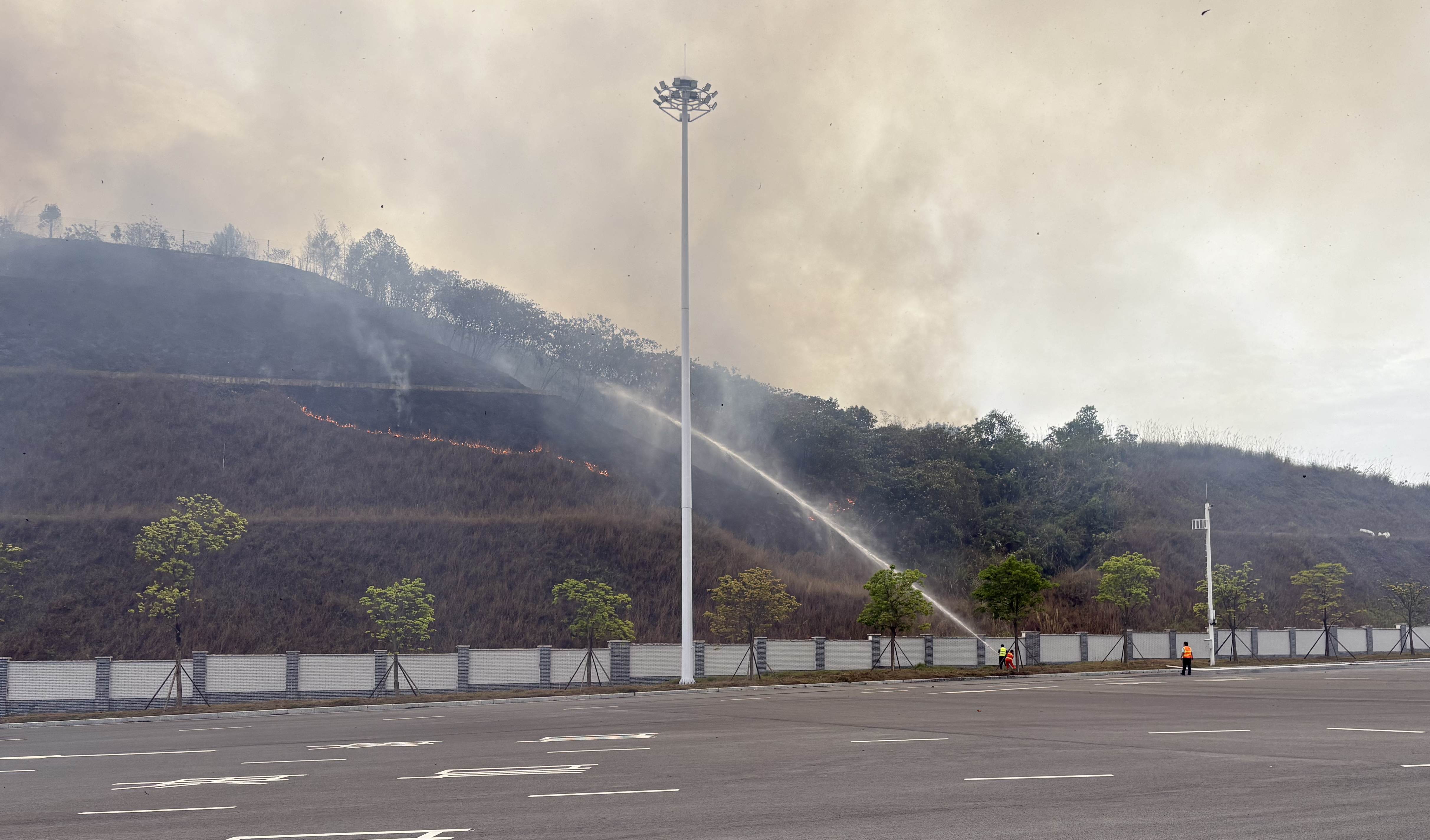 1.永州站火灾照片.jpg 1.永州站火灾照片.jpg